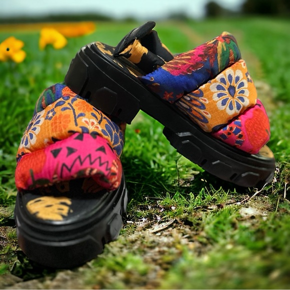 FARM Rio Shoes - Farm Rio Platform Sandals NWOB Size 8